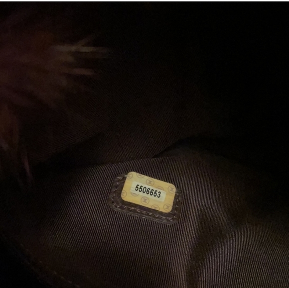 CHANEL Fur Purse - Picture 7 of 11